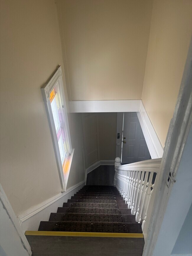 Building Photo - 265 Burnside Ave