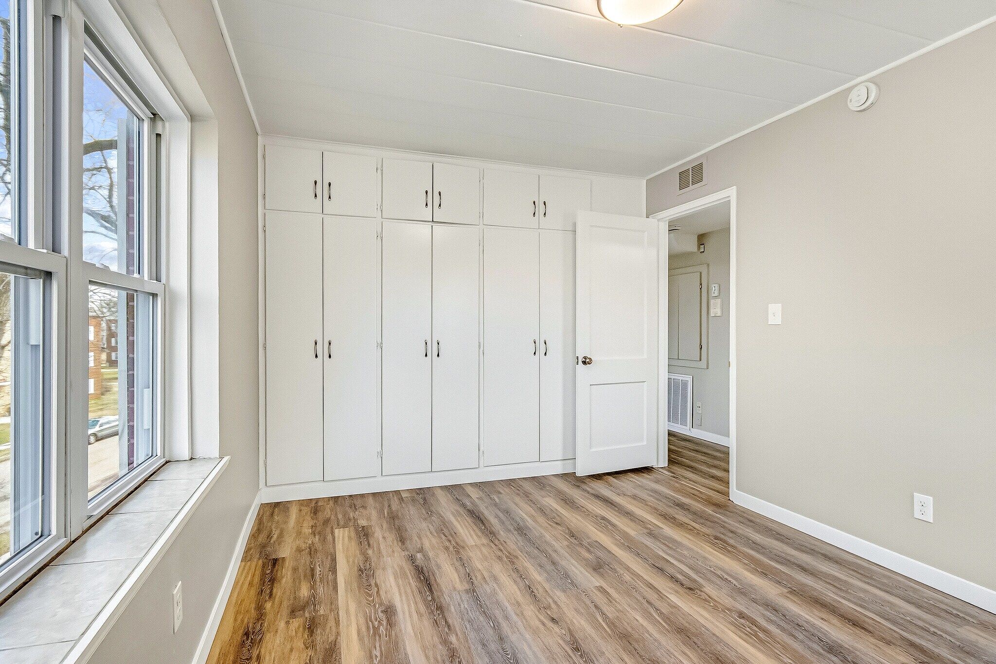 Building Photo - 24 Sherman Ter