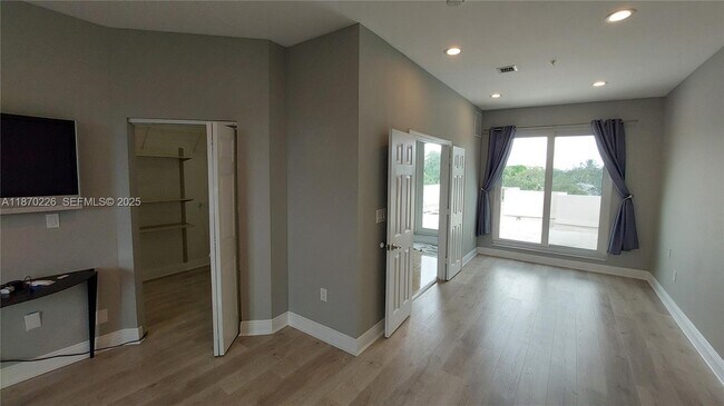 Building Photo - 1115 N 17th Ave