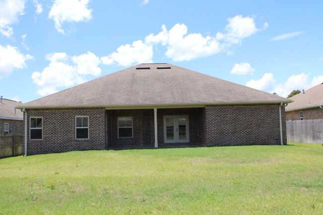 Building Photo - 135 Alicia Dr