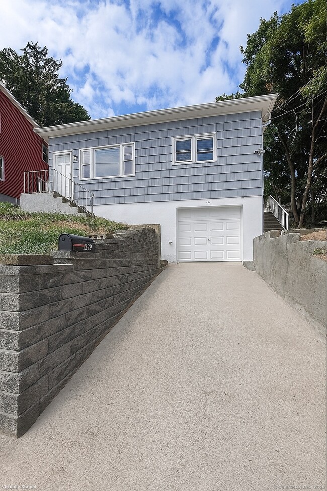 Primary Photo - 132 Hillside Ave