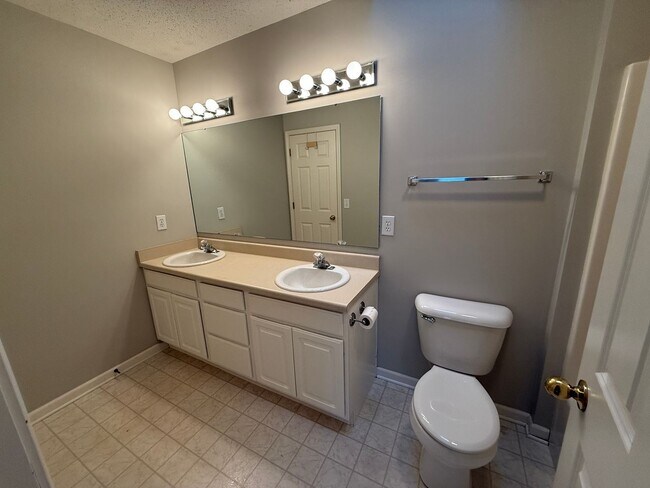 Building Photo - Condo for Rent by Capital Property Management