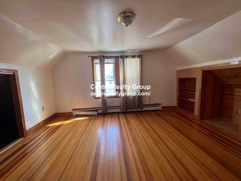 Building Photo - 7 Gayland St