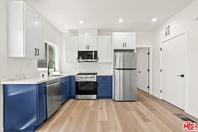 Building Photo - 1305 Lucile Ave