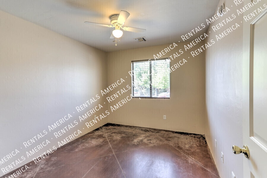 Building Photo - 441 E Geronimo Bluff Loop