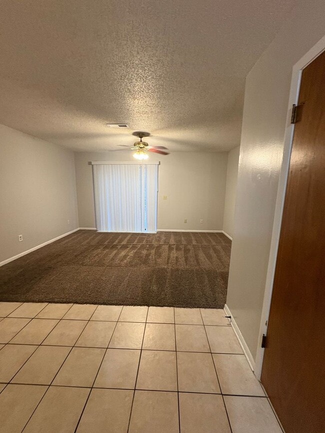 Building Photo - 214 Candlebrook Dr