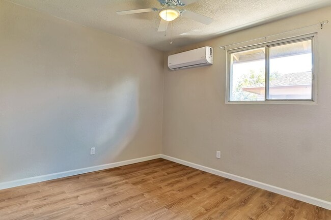 Building Photo - Spacious 6-Bedroom Pool Home Near ASU with 2-Car Garage