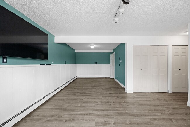 Building Photo - 1611 Madison Dr