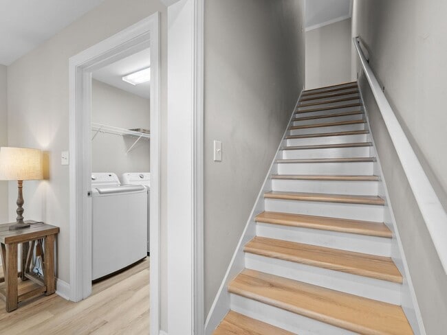 Building Photo - Modern Beaufort Townhome available for Long Term Rental