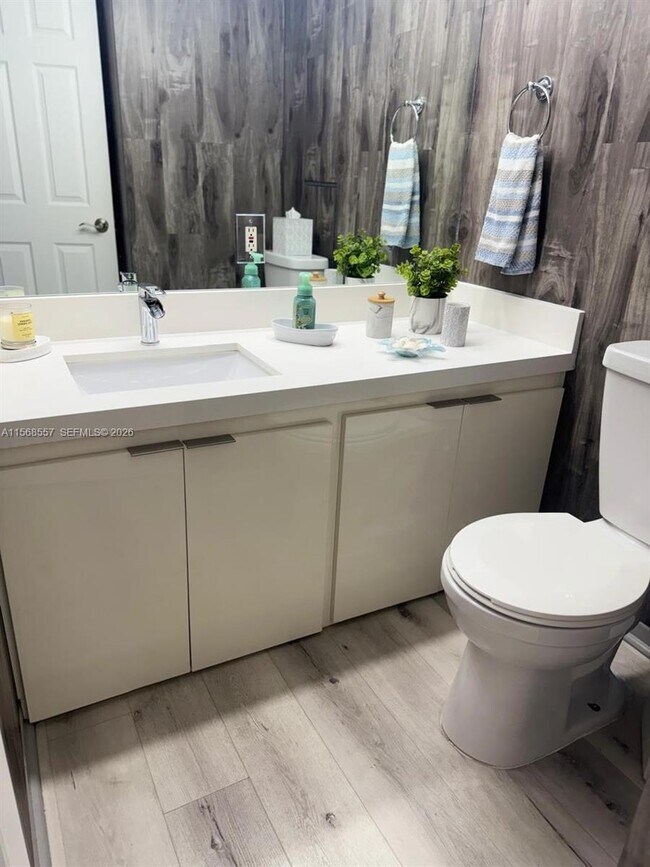 Building Photo - 6770 Indian Creek Dr