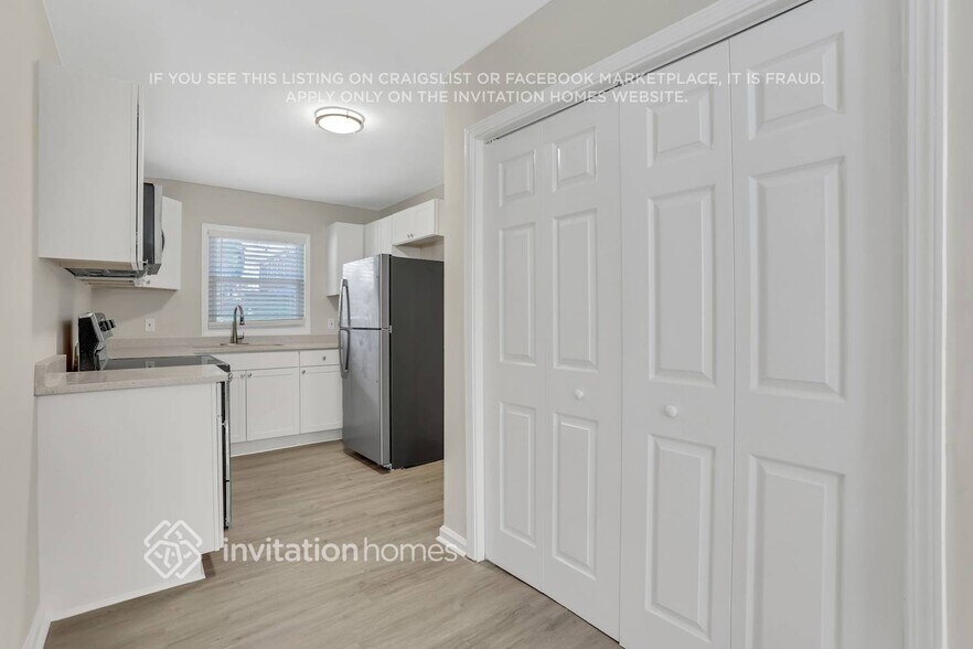 Building Photo - 2032 Rebecca Ln