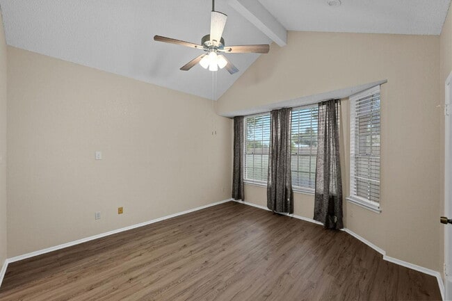 Building Photo - 6501 Brush Country Rd