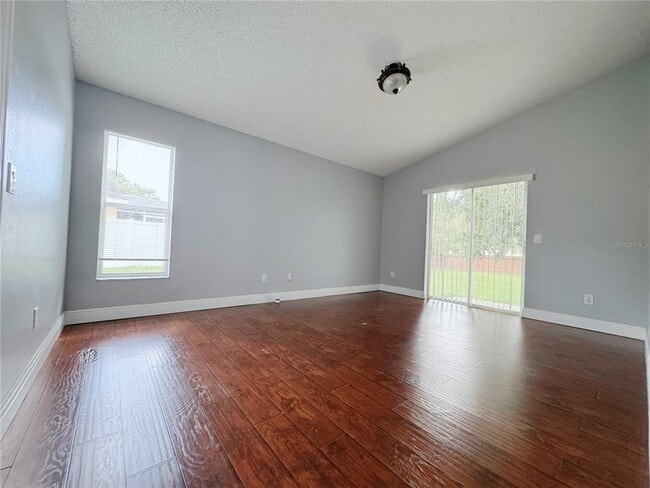 Building Photo - 1730 Bridgeview Cir