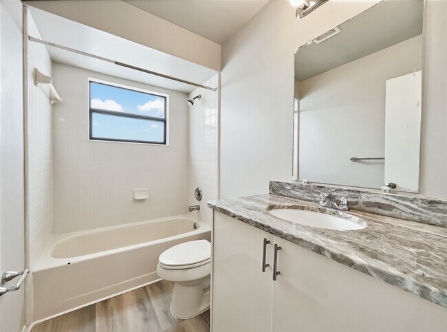 Building Photo - 1017 Whalebone Bay Dr