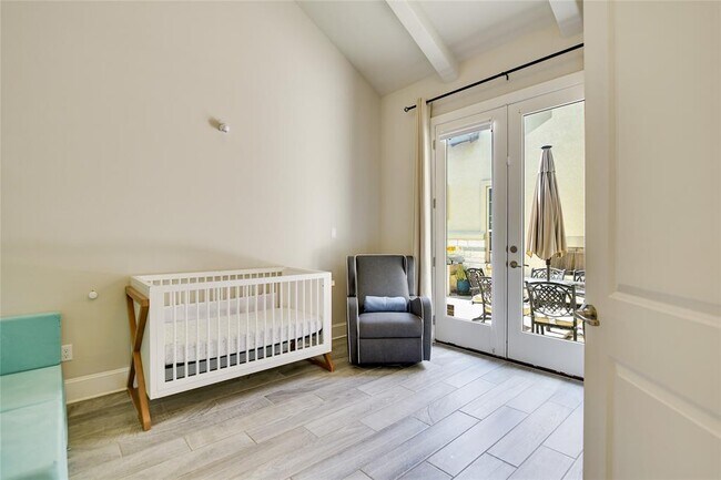 Building Photo - 949 Indian Hawthorne Dr