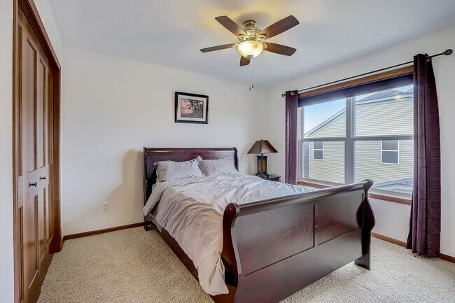 Building Photo - Grand 5 bed 4.5 bath Maple Grove Home w/ 3-Car Garage! Fully Furnished
