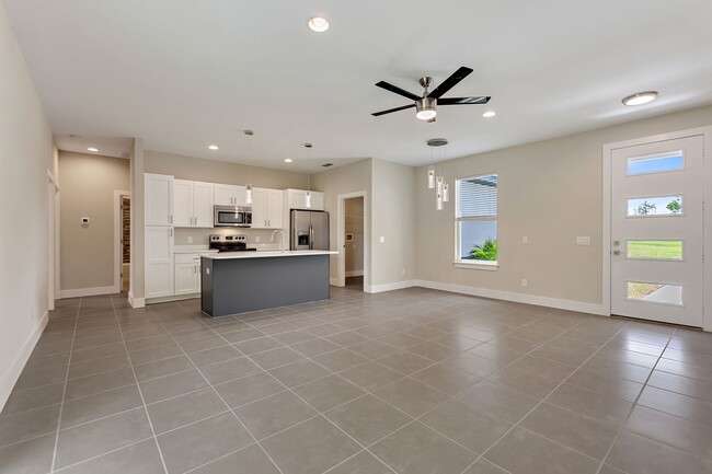 Building Photo - Deposit-Free! Modern, energy efficient hom...