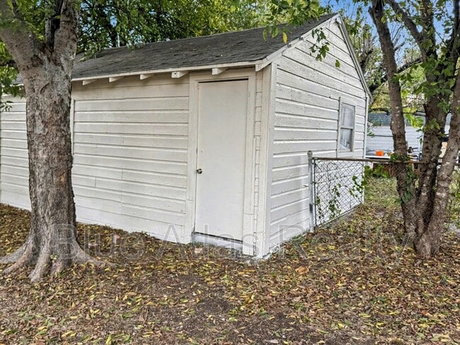 Building Photo - 2015 Glenfield Ave