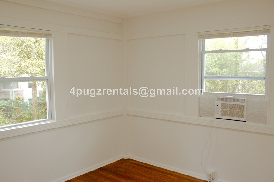 Building Photo - 107 W Newcomb Rd