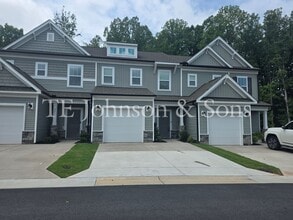 Building Photo - 223 Latrobe Ln
