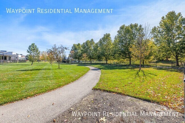 Building Photo - 1415 E Lone Creek Dr