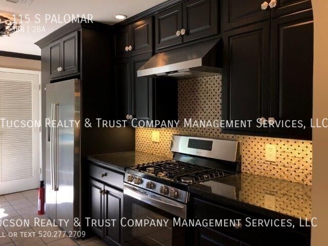 Building Photo - 115 S Palomar Dr