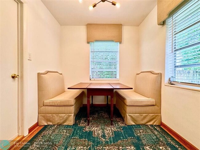 Building Photo - 311 NE 48th Ct