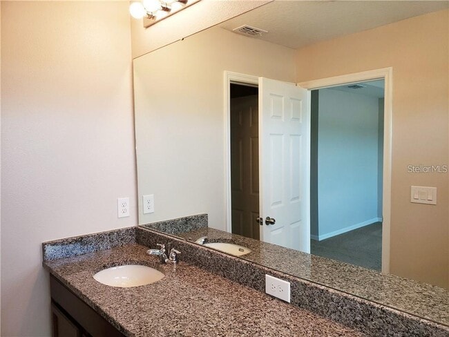 Building Photo - 15915 Marina Bay Dr