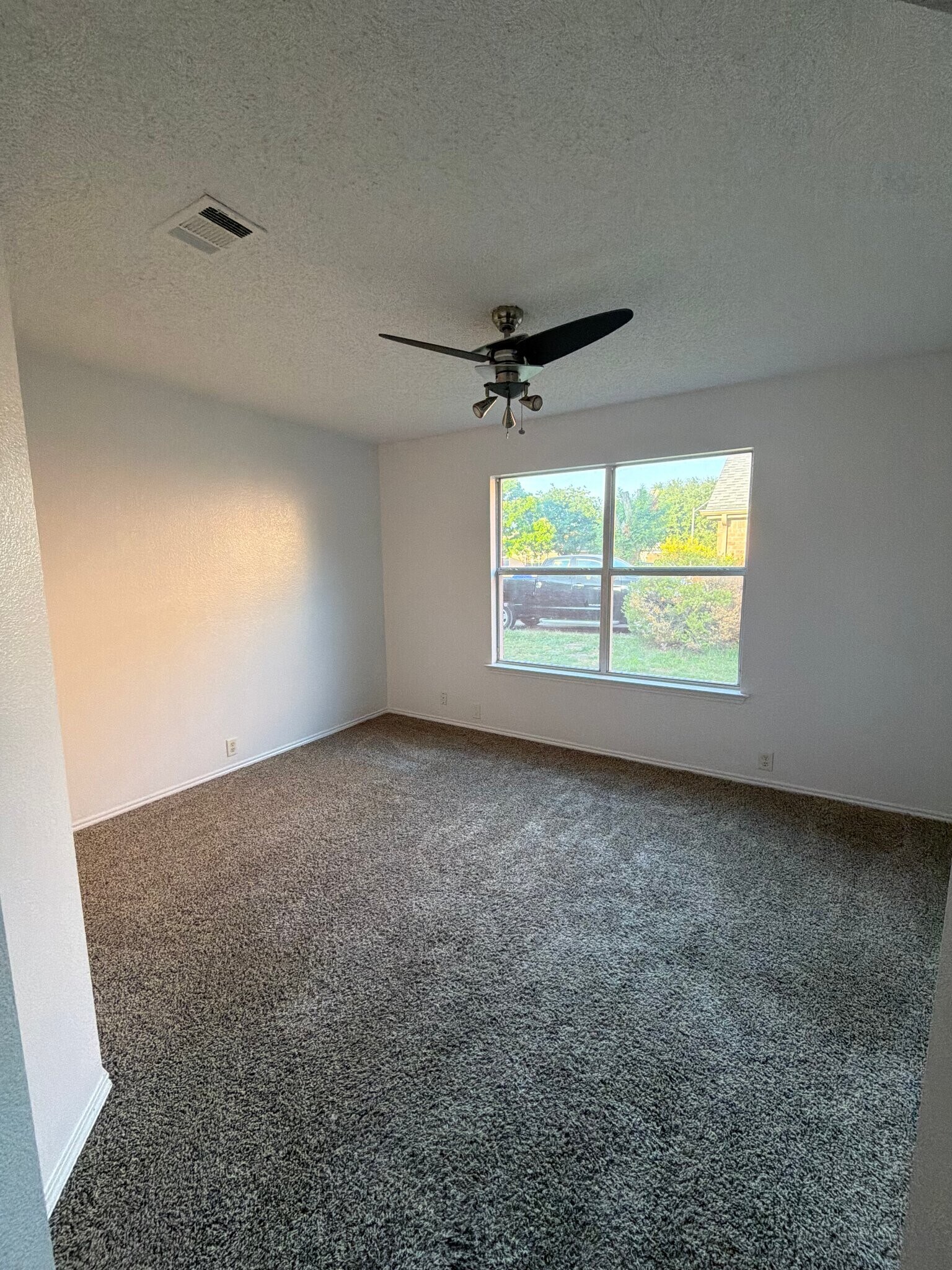 Building Photo - 804 Creekside Dr