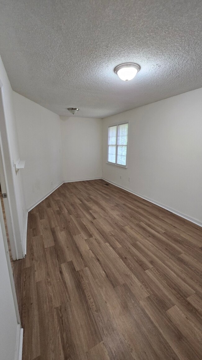 Building Photo - 2207 Mt Vernon Rd