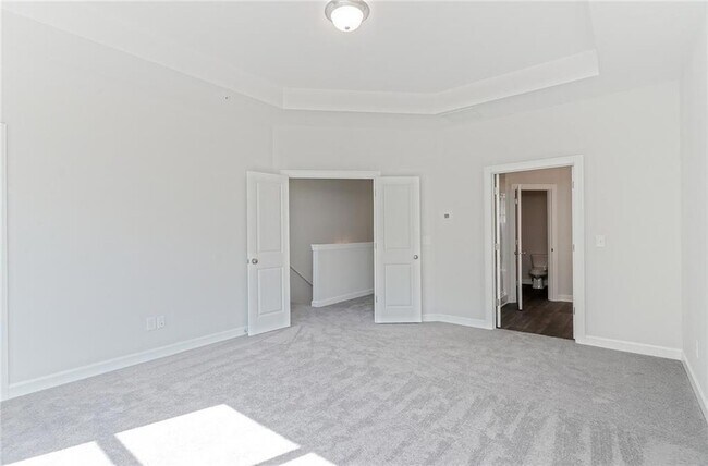 Building Photo - 2814 Woodland Terrace