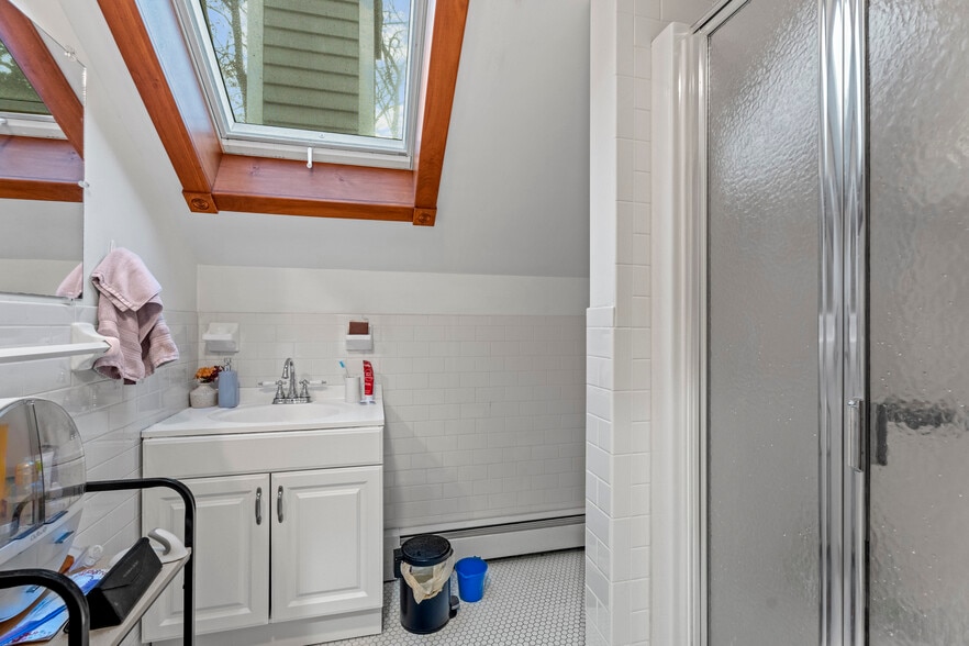 Building Photo - 35 Eld St