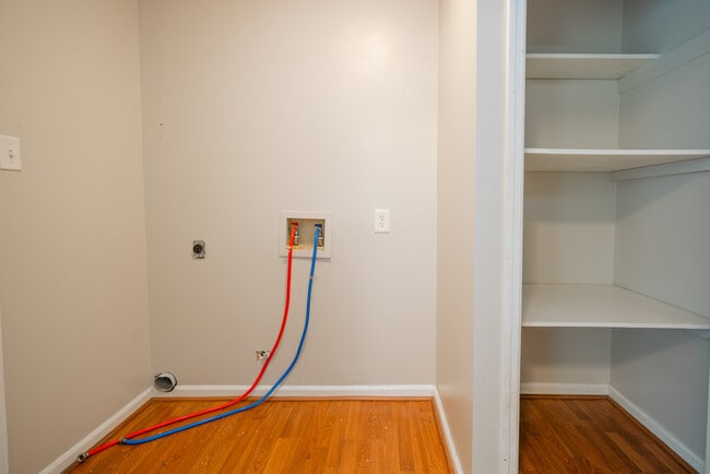 Building Photo - 122 Longleaf Cir