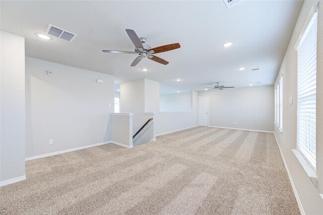 Building Photo - 821 Laguna Grn Ln