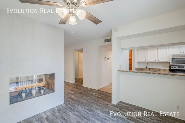 Building Photo - MOVE IN SPECIAL - FREE RENT!! Modern 1BR/1...