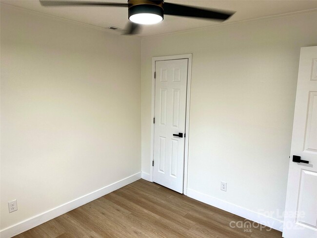 Building Photo - 1450 Academy St