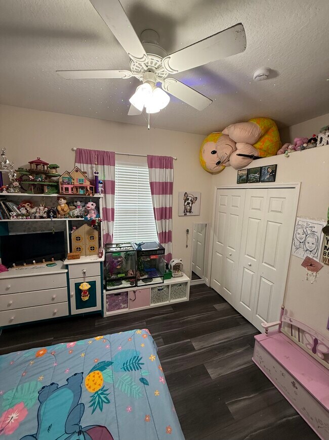 Building Photo - 5522 Eastwind Dr