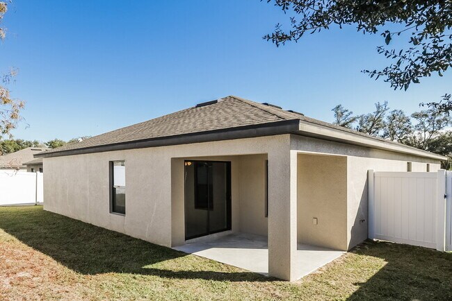 Building Photo - 6953 Redbay Dr