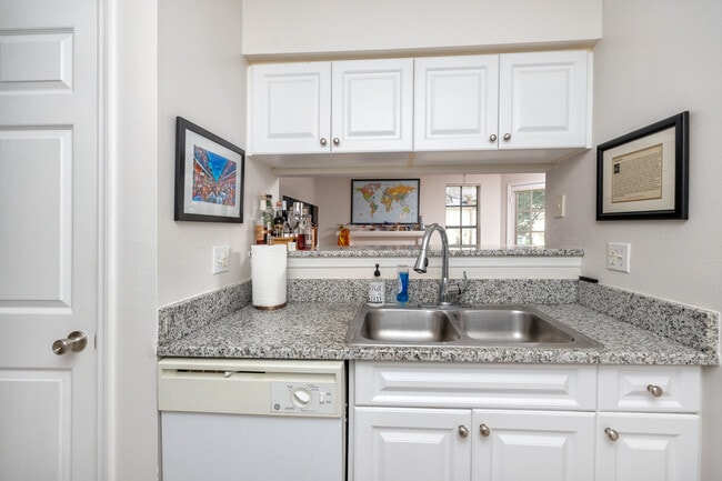 Building Photo - 1000 W Horatio St