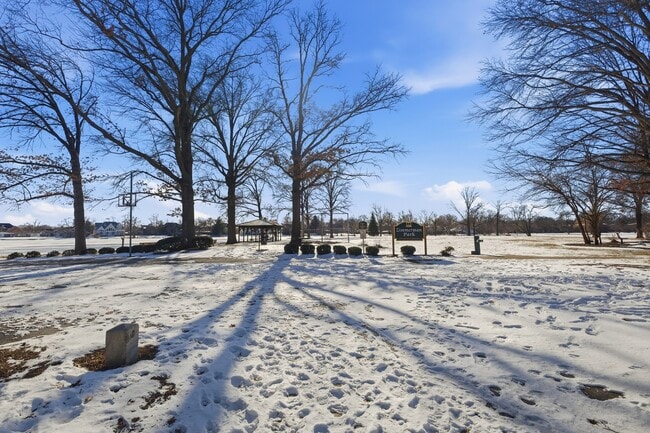 Building Photo - 5611 S Quincy St