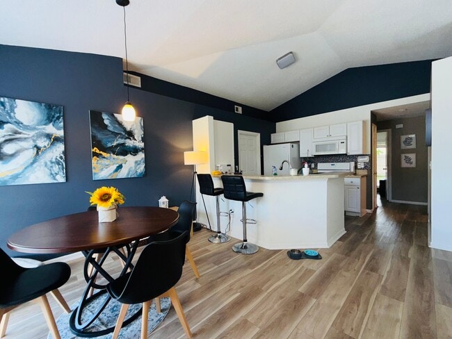 Building Photo - 6912 Long Needle Ct
