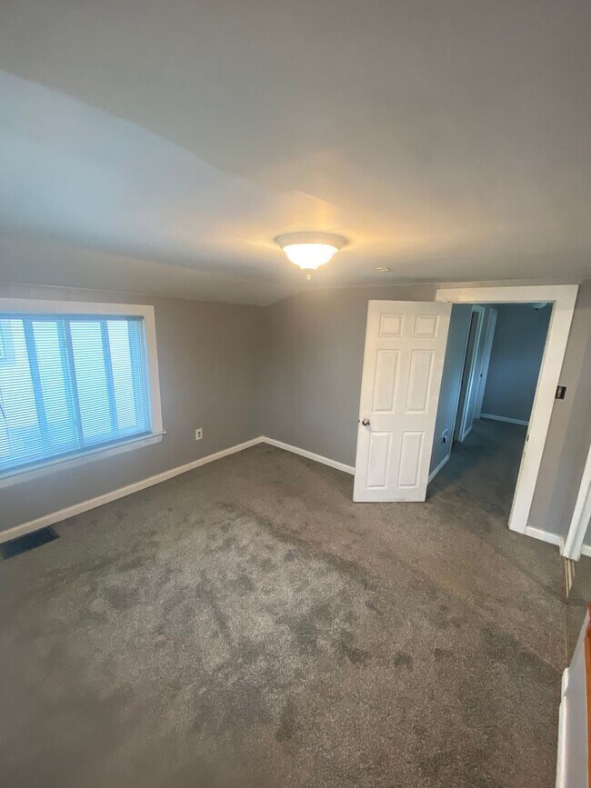 Building Photo - Beautiful three bed, 1.5 bath single-family home for rent with inground pool