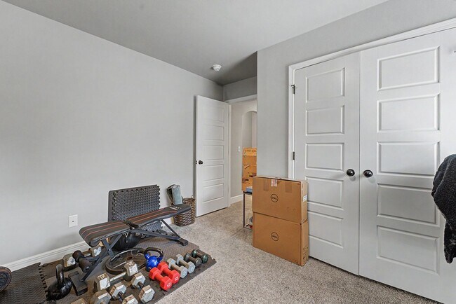 Building Photo - 6009 NW Silas St