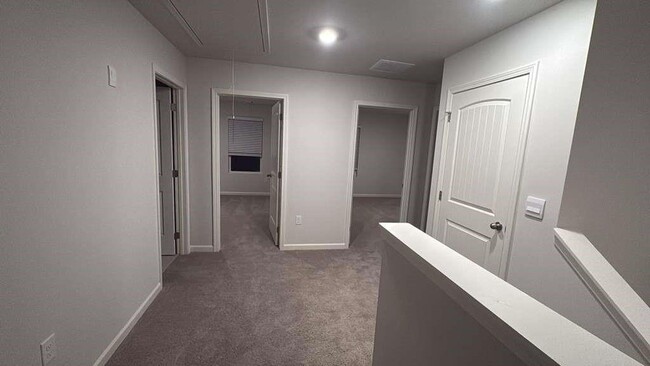 Building Photo - 2213 Blue Monarch Dr