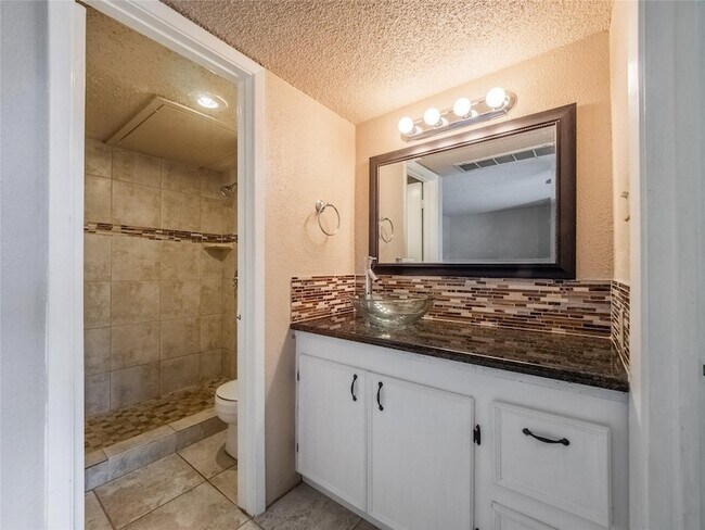 Building Photo - 1500 Bay Area Blvd