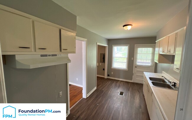 Building Photo - 2324 Slocum Ave