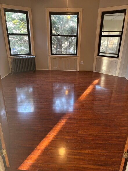 Building Photo - 38 Farley Ave