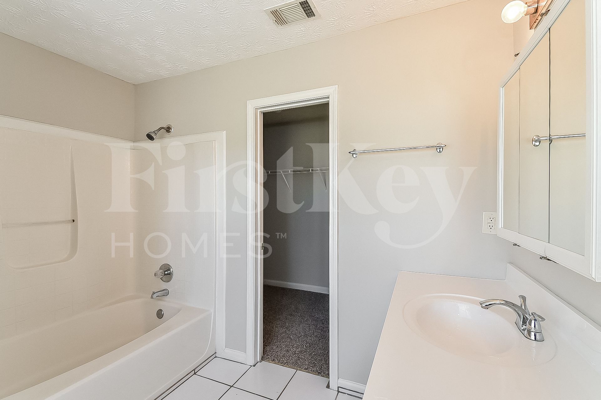 Building Photo - 5205 Alexander St