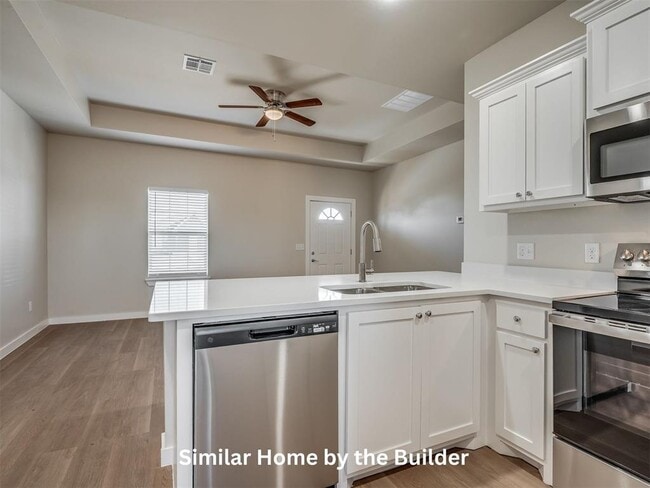 Building Photo - 114 Sterling Dr