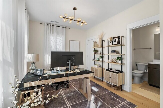 Building Photo - Stunning 4BR / 4.5BA End-Unit Townhome in Brambleton - Built in 2024!